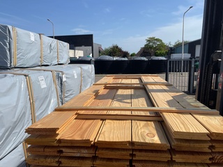Ca. 102x Douglas Wisselsponning/Halfhoutsrabat, 18x190mm, lengte 300cm